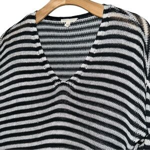 Eileen Fisher Women’s Size S Black White Striped Linen Loose Knit V-Neck Sweater